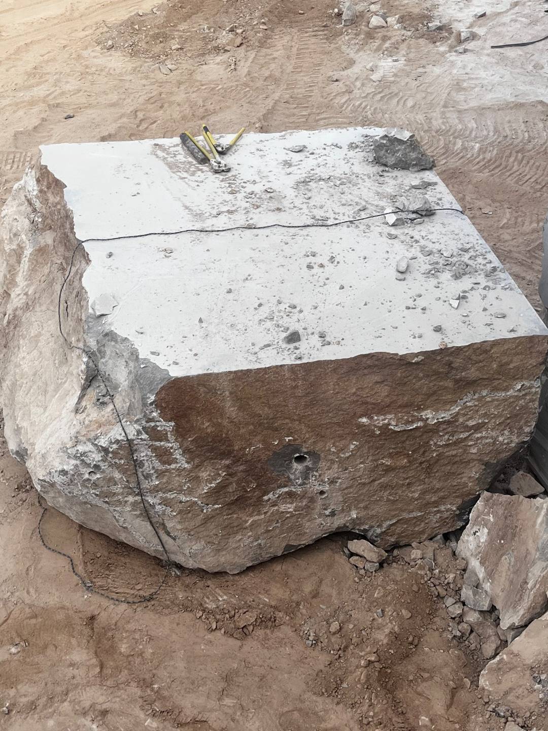 بلوک سنگ برش‌خوردهٔ آمادهٔ بارگیری